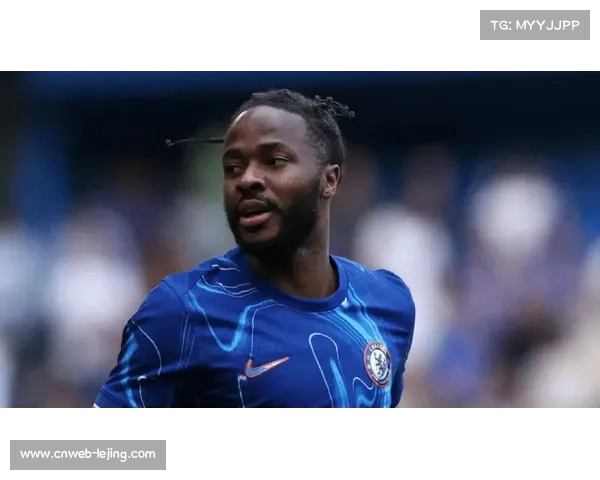 斯特林正式加盟费耶诺德，荷兰首秀受球迷热迎